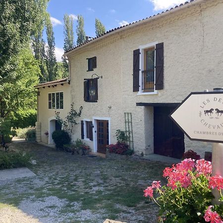 Les Deux Chevaux Chambres D'Hotes Rouvenac Exterior foto